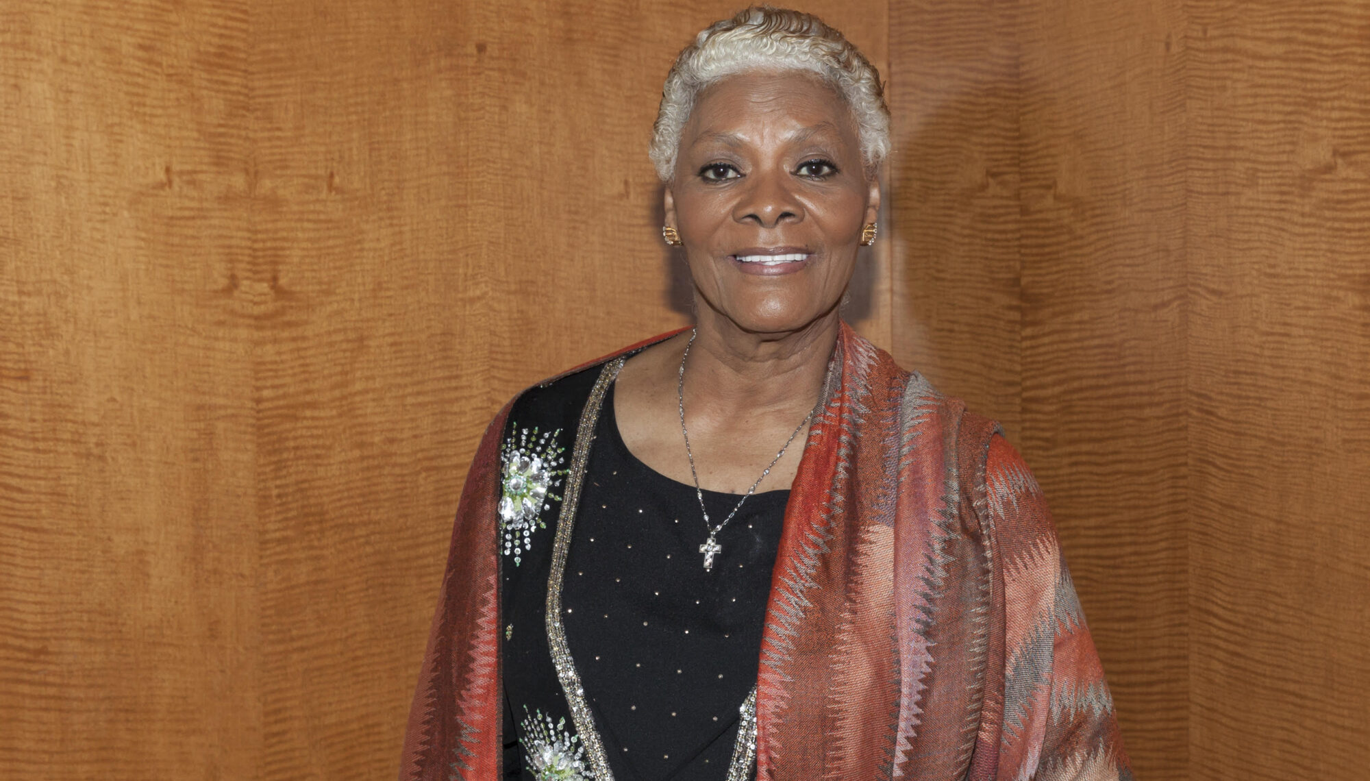 Dionne Warwick Becomes Everyone's Favorite Twitter Auntie And Supports ...