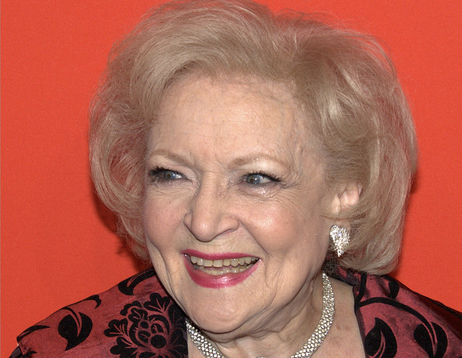 Betty White is turning 100 and here's why the Bears love her! Bear